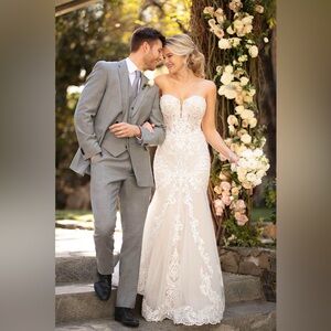 Essence of Australia wedding dress. Style number: D2819